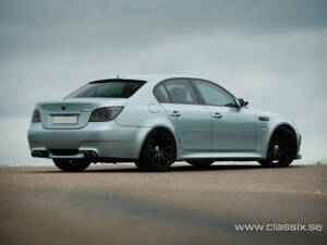 Image 15/22 de BMW M5 (2005)