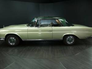 Image 3/30 of Mercedes-Benz 280 SE (1970)