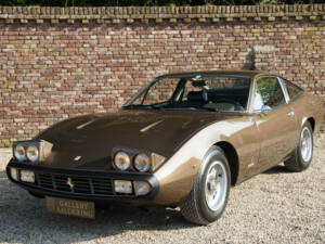 Immagine 39/50 di Ferrari 365 GTC&#x2F;4 (1972)