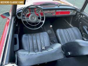 Image 12/17 de Mercedes-Benz 280 SL (1968)