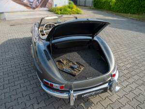 Afbeelding 36/38 van Mercedes-Benz 300 SL Roadster (1961)