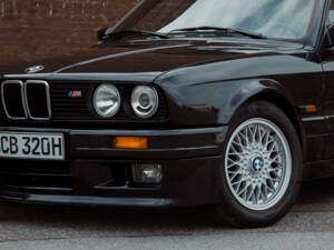 Image 6/42 of BMW 320is (1989)