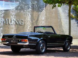 Image 9/26 of Mercedes-Benz 280 SL (1970)