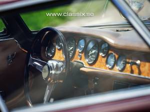 Image 9/38 of ISO Grifo GL 350 (1967)