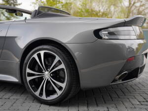 Image 41/50 of Aston Martin V12 Vantage S (2012)