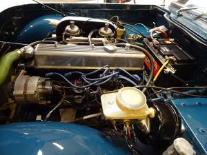 Image 38/46 of Triumph TR 250 (1968)