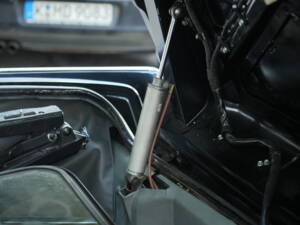 Immagine 53/57 di Lincoln Continental Convertible (1966)
