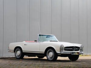 Image 17/56 de Mercedes-Benz 280 SL (1969)