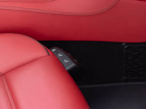 Image 38/48 of Mercedes-Benz SLS AMG Roadster (2012)