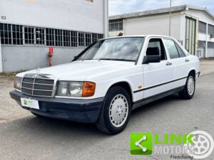 Afbeelding 3/10 van Mercedes-Benz 190 (1987)