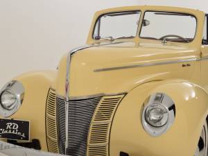 Image 7/50 of Ford Deluxe Coupé Convertible (1940)