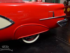 Image 15/50 of Oldsmobile 98 Starfire (1956)