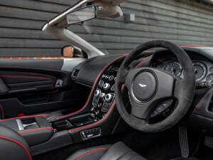 Bild 37/66 von Aston Martin DB 9 GT Volante (2016)