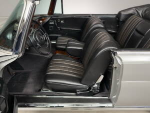 Bild 25/43 von Mercedes-Benz 250 SE (1967)