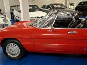 Image 40/43 of Alfa Romeo Spider Veloce 2000 (1982)