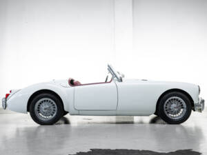 Image 3/28 of MG MGA 1600 (1960)