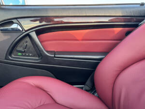 Image 21/23 of Mercedes-Benz SL 320 (1996)