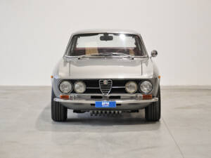 Bild 2/30 von Alfa Romeo Giulia 1300 GT Junior (1971)