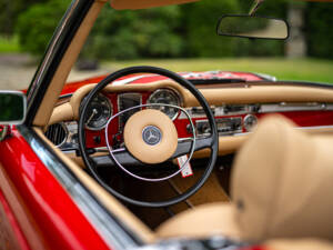 Image 20/54 of Mercedes-Benz 280 SL (1968)