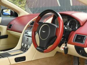 Image 15/26 of Aston Martin DB 9 Volante (2006)