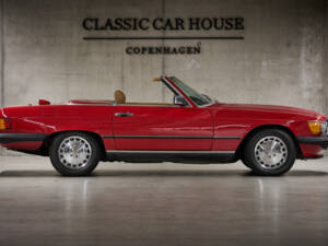 Image 6/89 of Mercedes-Benz 560 SL (1986)