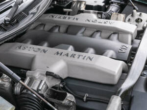 Imagen 17/44 de Aston Martin V12 Vanquish (2002)