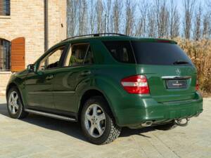 Image 7/50 of Mercedes-Benz ML 320 CDI (2006)