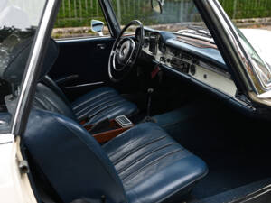 Image 26/38 de Mercedes-Benz 280 SL (1968)