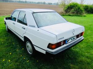 Bild 4/25 von Mercedes-Benz 190 D 2.5 (1986)