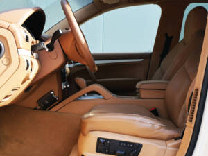 Bild 42/49 von Porsche Cayenne GTS (2009)