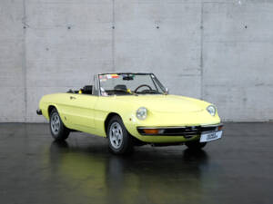 Image 3/24 of Alfa Romeo Spider 1300 Junior (1972)