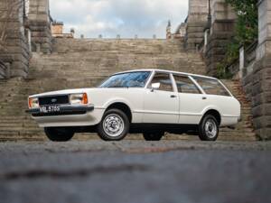 Bild 2/5 von Ford Cortina 3.0 (1977)