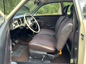 Image 2/15 of Saab 96 V4 (1974)