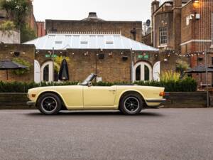 Image 16/47 de Triumph TR 6 (1971)