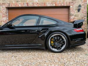 Image 12/47 of Porsche 911 GT2 (2009)