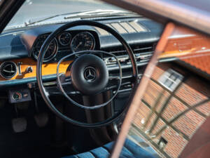 Immagine 26/40 di Mercedes-Benz 250 CE (1970)