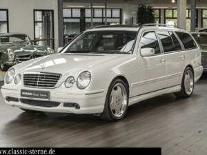 Image 1/15 de Mercedes-Benz E 55 AMG T (2001)