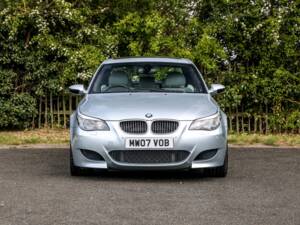 Image 2/14 of BMW M5 (2007)