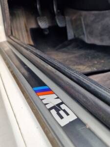 Image 45/70 of BMW M3 (1990)