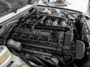 Image 17/23 de BMW M5 (1987)