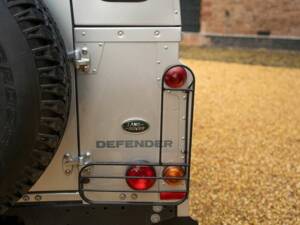 Image 39/50 de Land Rover Defender 110 (2015)