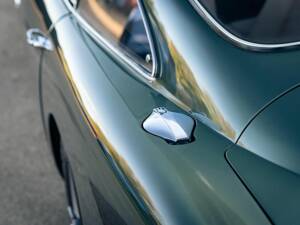 Image 19/48 de Aston Martin DB 4 GT (1961)