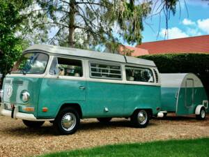 Image 2/8 de Volkswagen T2a Westfalia (1971)