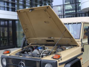 Image 50/63 of Mercedes-Benz 240 GD (SWB) (1986)