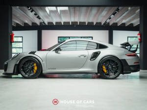 Bild 10/25 von Porsche 911 GT2 RS (2018)