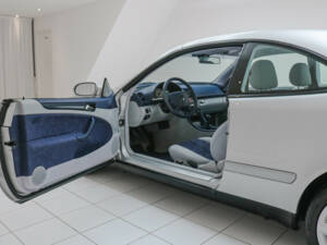 Immagine 4/13 di Mercedes-Benz CLK 230 Kompressor (1998)