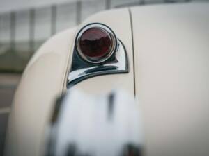 Image 23/43 of Jaguar XK 120 OTS (1951)