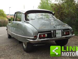 Image 5/10 de Citroën DS 21 Pallas (1969)