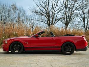 Image 12/50 of Ford Mustang Shelby GT 500 (2011)