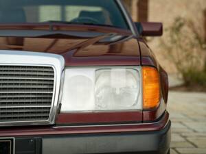 Immagine 21/50 di Mercedes-Benz 300 CE-24 (1991)